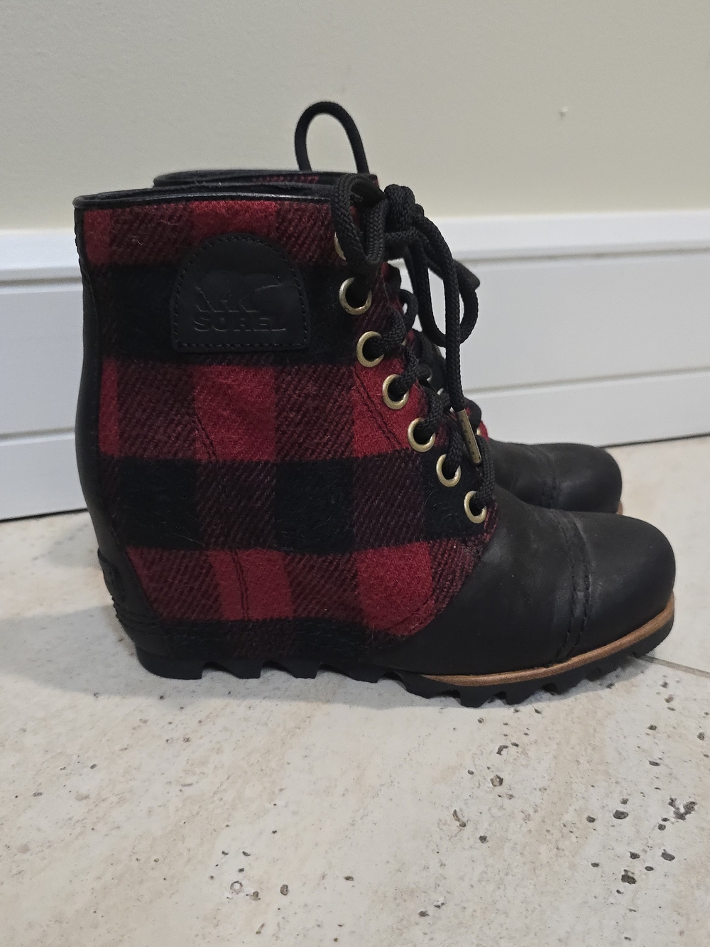 Sorel Black Lace-Up Ankle Boot